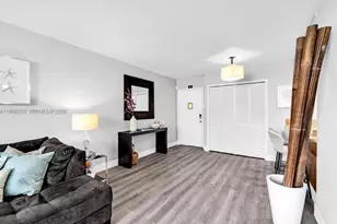 830 NW 87th Ave, Miami, FL 33172 - Photo 3