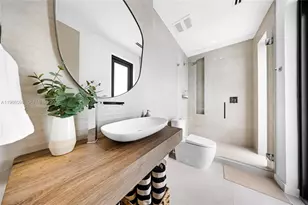 300 NE 48th St, Miami, FL 33137 - Photo 25