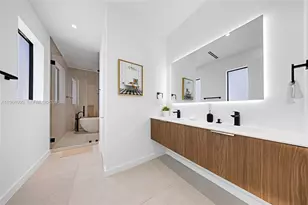 300 NE 48th St, Miami, FL 33137 - Photo 59