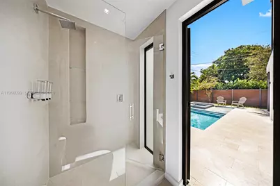 300 NE 48th St, Miami, FL 33137 - Photo 27