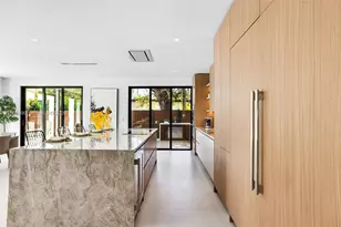 300 NE 48th St, Miami, FL 33137 - Photo 13