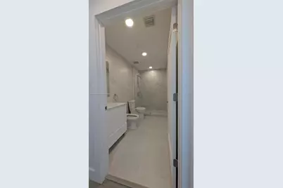 2650 W 8th Ave, Hialeah, FL 33010 - Photo 23