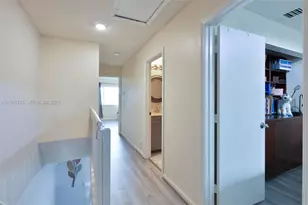 9925 NW 57th Manor, Coral Springs, FL 33076 - Photo 11