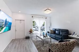 9925 NW 57th Manor, Coral Springs, FL 33076 - Photo 3