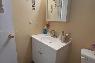 6190 W 19th Ave, Hialeah, FL 33012 - Photo 15