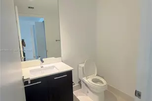 55 SW 9th St, Miami, FL 33130 - Photo 11