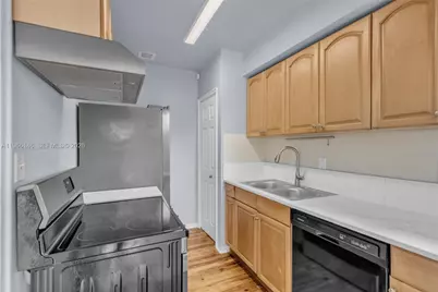 392 Payne Dr, Miami Springs, FL 33166 - Photo 21