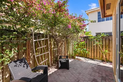 1282 Grant Ct, Hollywood, FL 33019 - Photo 33