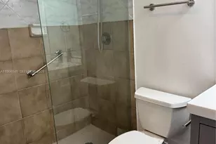 6301 N Fall Circle Dr, Lauderhill, FL 33319 - Photo 35