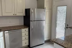 6301 N Fall Circle Dr, Lauderhill, FL 33319 - Photo 19