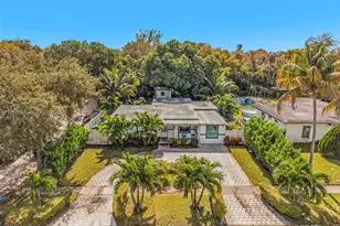 860 NE 142nd St, North Miami, FL 33161 - Photo 17