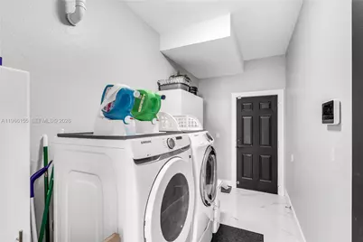 1147 NE 37th Place, Homestead, FL 33033 - Photo 17