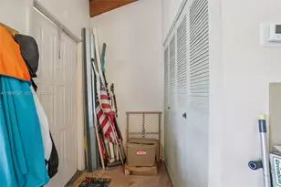 1881 SW 81st Ave, Davie, FL 33324 - Photo 15