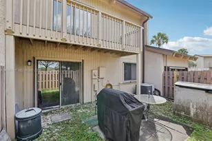 1881 SW 81st Ave, Davie, FL 33324 - Photo 29