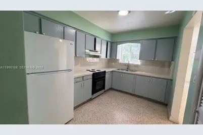 9221 SW 39th St, Miami, FL 33165 - Photo 15