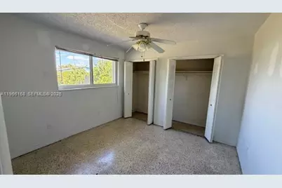 9221 SW 39th St, Miami, FL 33165 - Photo 11