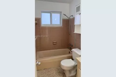 9221 SW 39th St, Miami, FL 33165 - Photo 17