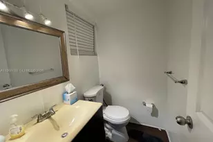 1001 Hillcrest Ct, Hollywood, FL 33021 - Photo 3