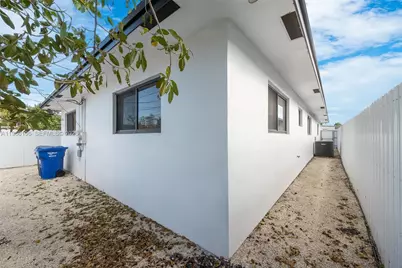 2221 Charleston St, Hollywood, FL 33020 - Photo 21