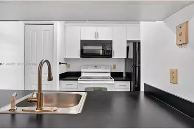 9730 Hammocks Blvd #201-28, Miami, FL 33196 - Photo 7