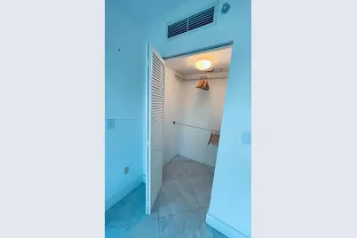 31 SE 5th St #601, Miami, FL 33131 - Photo 9