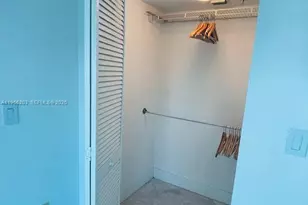 31 SE 5th St, Miami, FL 33131 - Photo 9