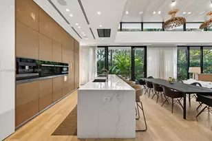 2300 Sunset Dr, Miami Beach, FL 33140 - Photo 9