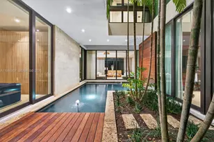 2300 Sunset Dr, Miami Beach, FL 33140 - Photo 23