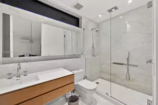 2300 Sunset Dr, Miami Beach, FL 33140 - Photo 29