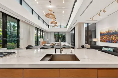 2300 Sunset Dr, Miami Beach, FL 33140 - Photo 11