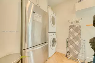 4071 Barbarossa Ave, Miami, FL 33133 - Photo 11