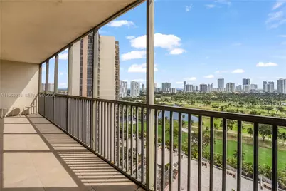 20301 W Country Club Dr #1826, Aventura, FL 33180 - Photo 9