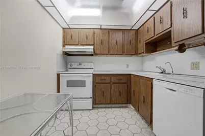 20301 W Country Club Dr #1826, Aventura, FL 33180 - Photo 13