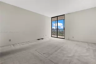 20301 W Country Club Dr, Aventura, FL 33180 - Photo 29