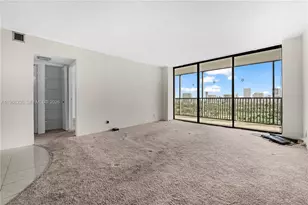 20301 W Country Club Dr, Aventura, FL 33180 - Photo 15