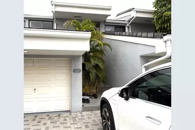 245 Poinciana Dr #505, Sunny Isles Beach, FL 33160 - Photo 3