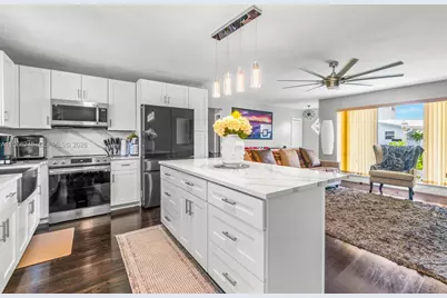 3201 Abbott Ln, Hollywood, FL 33021 - Photo 9