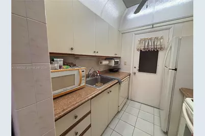 16900 NE 14th Ave #111, Miami, FL 33162 - Photo 9