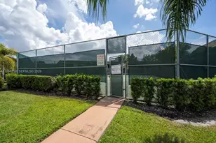 10537 NW 11th St, Pembroke Pines, FL 33026 - Photo 19