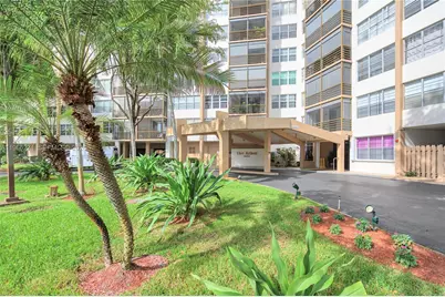 1400 Saint Charles Place #420, Pembroke Pines, FL 33026 - Photo 1