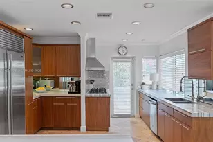 5830 Pine Tree Dr, Miami Beach, FL 33140 - Photo 17