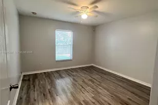 507 Peerless Cir, Lehigh Acres, FL 33974 - Photo 5