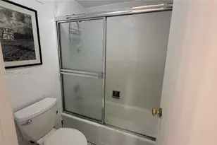 100 Lincoln Rd, Miami Beach, FL 33139 - Photo 11