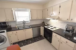 138 Amherst Ln, Lake Worth, FL 33467 - Photo 9