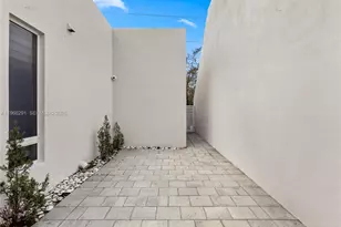 6420 NW 105th Pl, Doral, FL 33178 - Photo 33