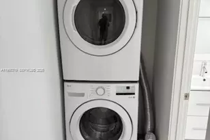 1605 Meridian Ave, Miami Beach, FL 33139 - Photo 15