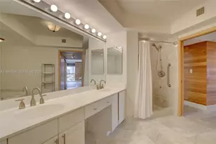 3600 Yacht Club Dr, Aventura, FL 33180 - Photo 35