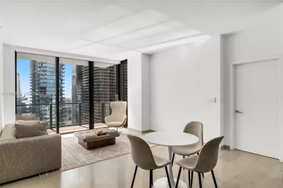 88 SW 7th St #2105, Miami, FL 33130 - Photo 7