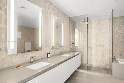 88 SW 7th St #2105, Miami, FL 33130 - Photo 13