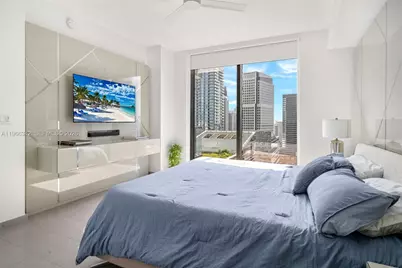 88 SW 7th St #2105, Miami, FL 33130 - Photo 9